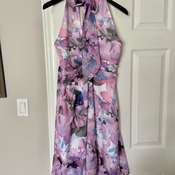 Le Chateau Floral Halter Dress with Ties At Neck. - Picture 3 of 4